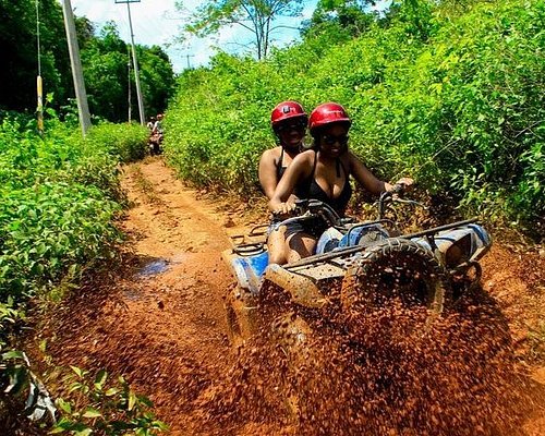 ATVs, cenotes y caballos